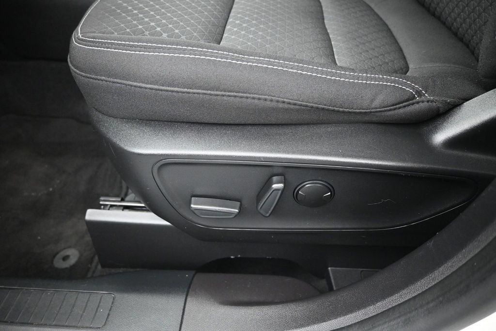 Used 2023 Ford Escape Active w/ Tech Pack #2 FWD image 17