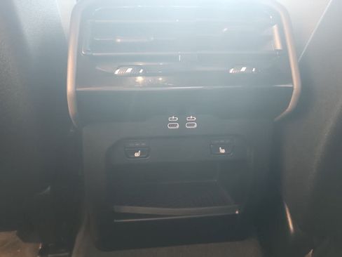 Used 2024 BMW 530i w/ Premium Package RWD image 28