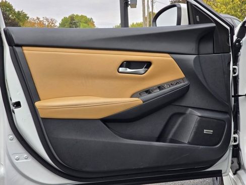 Used 2024 Nissan Sentra SV w/ SV Premium Package image 23