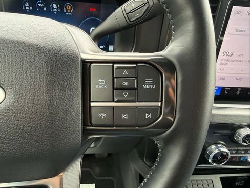 Used 2026 Ford F450 Platinum w/ FX4 Off-Road Package AWD/4WD image 25