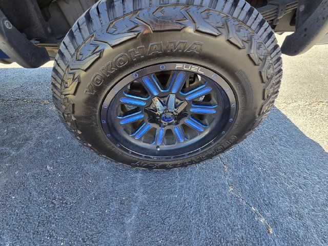Used 2019 GMC Sierra 2500 SLT w/ Duramax Plus Package AWD/4WD image 10