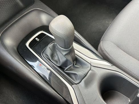 Used 2025 Toyota Corolla LE FWD image 17