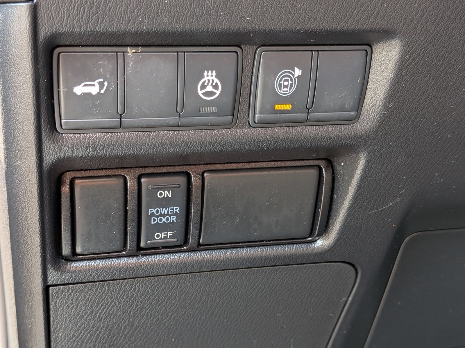 Used 2022 Nissan Armada Platinum w/ Captain's Chairs Package RWD image 17