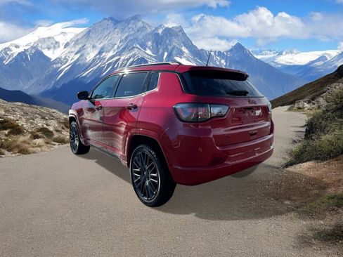 Used 2022 Jeep Compass Limited w/ (RED) Package image 3