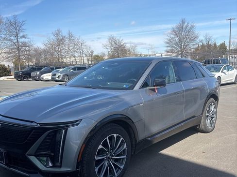 Certified 2024 Cadillac Lyriq Sport image 3