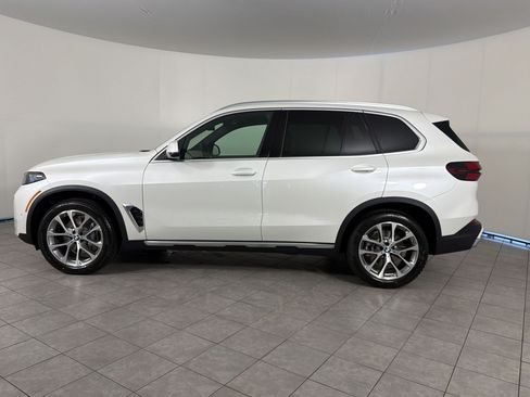 New 2026 BMW X5 sDrive40i w/ Climate Comfort Package RWD image 2