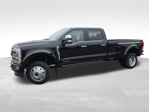 Used 2023 Ford F450 Platinum w/ Camper Package AWD/4WD image 2