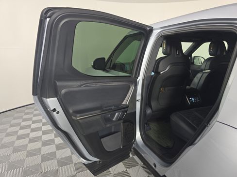 Used 2022 Rivian R1T Adventure image 17