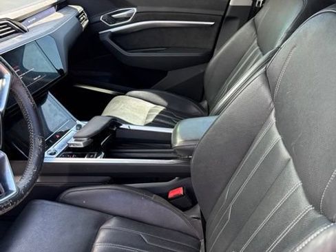 Used 2021 Audi e-tron Prestige AWD/4WD image 3