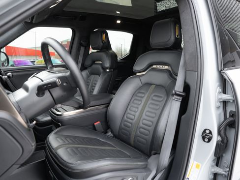 Used 2022 Rivian R1T Adventure image 24