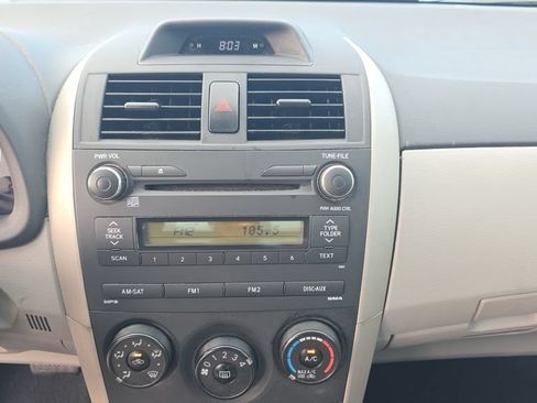 Used 2013 Toyota Corolla L FWD image 14