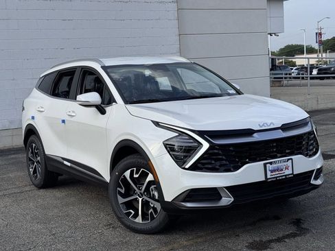 New 2025 Kia Sportage EX image 2