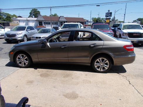 Used 2010 Mercedes-Benz E 350 4MATIC Sedan image 7