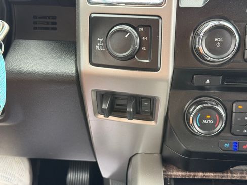 Used 2017 Ford F350 Lariat w/ Camper Package AWD/4WD image 18