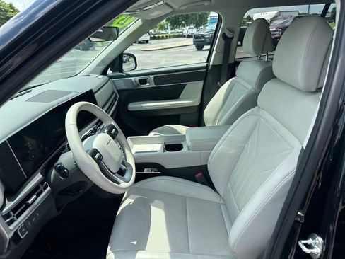 Used 2025 Hyundai Santa Fe SEL image 11