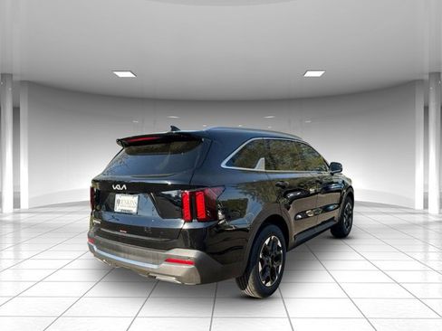 New 2025 Kia Sorento S w/ Panoramic Sunroof Package image 3