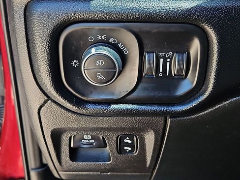Used 2020 RAM 1500 Laramie AWD/4WD image 26