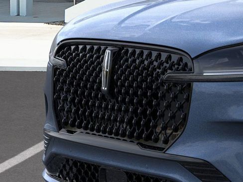 New 2025 Lincoln Aviator AWD w/ Jet Appearance Package image 17