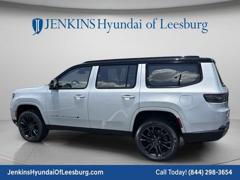 Used 2023 Jeep Grand Wagoneer Series III w/ Rear Seat Video Group 1 AWD/4WD image 7