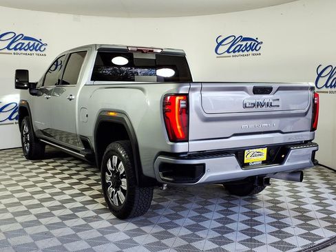 Used 2025 GMC Sierra 2500 Denali Ultimate AWD/4WD image 2