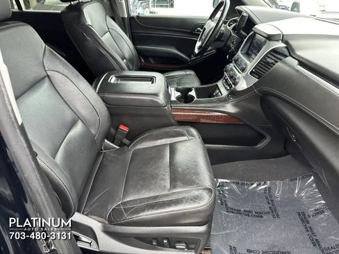Used 2019 GMC Yukon XL SLT w/ HD Trailering Package AWD/4WD image 12