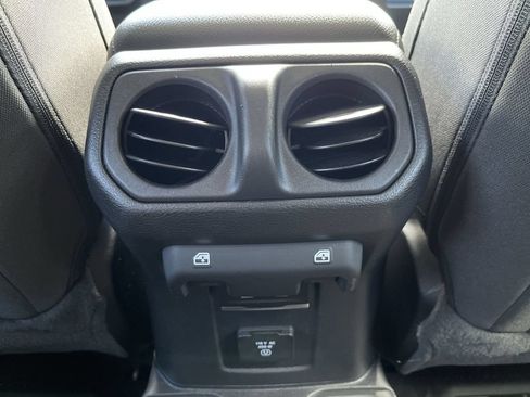 Used 2023 Jeep Gladiator Rubicon AWD/4WD image 22