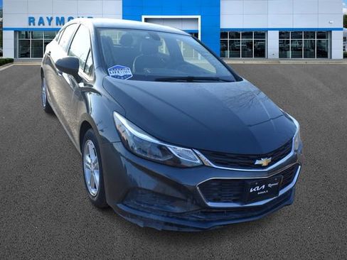Certified 2017 Chevrolet Cruze LT image 9