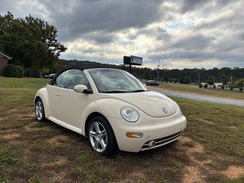 Used 2004 Volkswagen Beetle GLS image 3