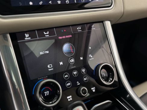 Used 2019 Land Rover Range Rover Sport HSE Dynamic image 28