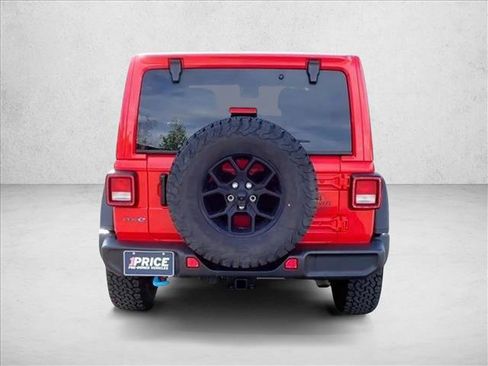 Used 2024 Jeep Wrangler Unlimited AWD/4WD image 3
