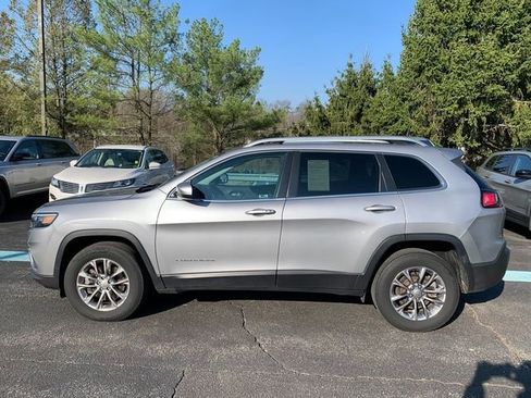 Used 2021 Jeep Cherokee Latitude Lux AWD/4WD image 2