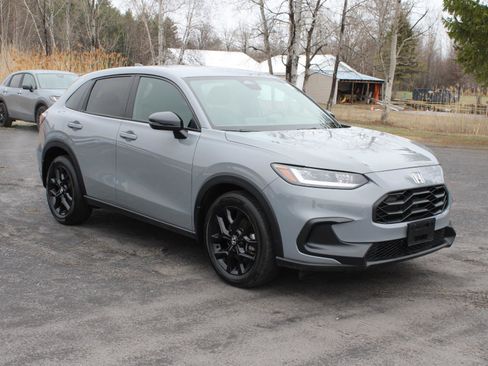 Used 2024 Honda HR-V Sport image 3