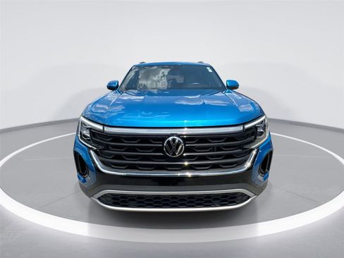 Used 2024 Volkswagen Atlas Cross Sport SE FWD image 3
