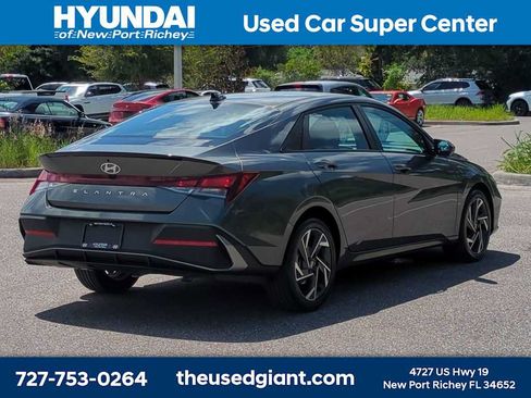 Certified 2025 Hyundai Elantra Sport FWD image 5