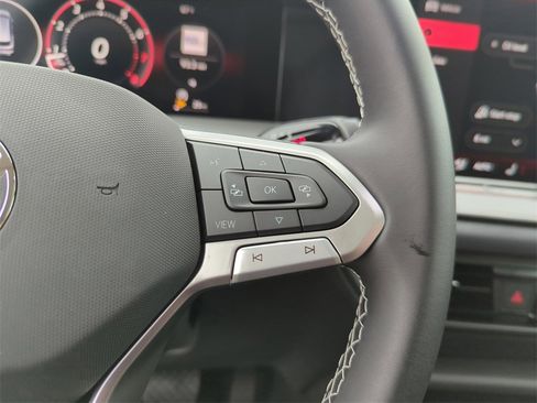 New 2026 Volkswagen Tiguan SE image 25