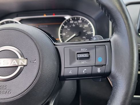 Used 2022 Nissan Rogue SV w/ SV Premium Package image 18