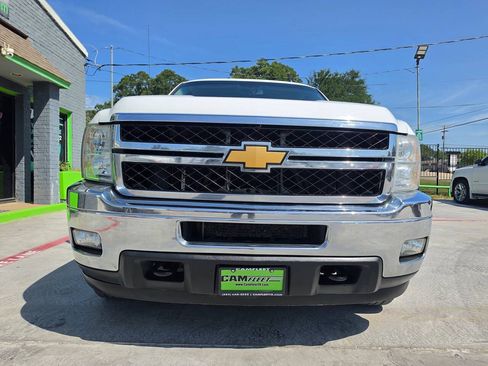 Used 2012 Chevrolet Silverado 2500 LT w/ Interior Plus Package AWD/4WD image 8