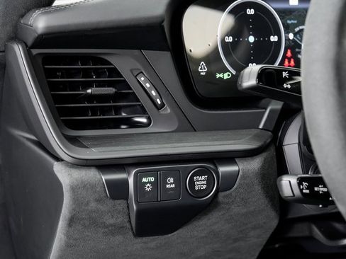 Certified 2025 Porsche 911 Carrera GTS image 11