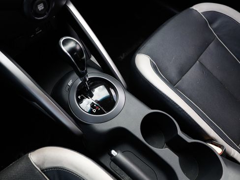 Used 2015 Hyundai Veloster Turbo image 33