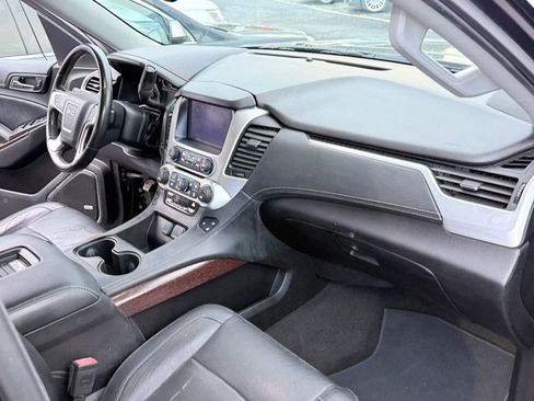 Used 2017 GMC Yukon XL SLT AWD/4WD image 8