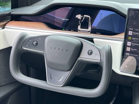 Used 2022 Tesla Model X AWD/4WD image 35