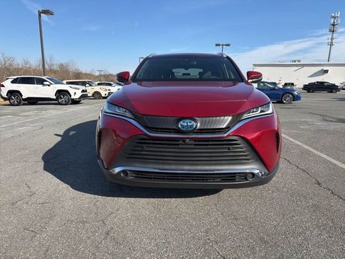 Used 2021 Toyota Venza Limited image 3