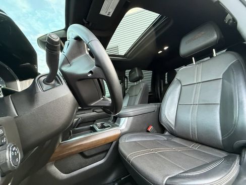 Used 2024 Chevrolet Silverado 2500 High Country w/ High Country Premium Package image 4