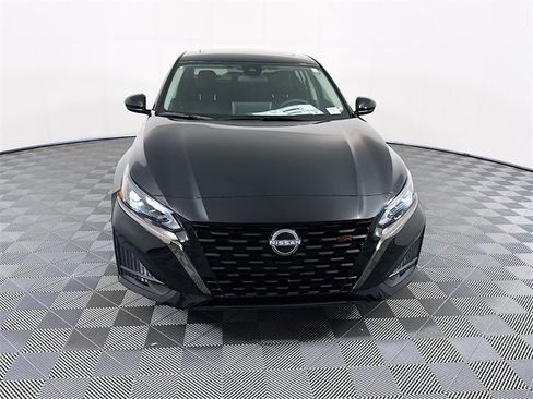 New 2025 Nissan Altima 2.5 SR image 2