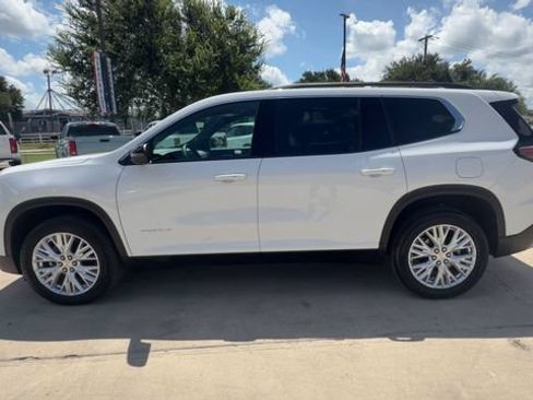 Certified 2026 GMC Acadia Elevation w/ Elevation Premium Package FWD image 5