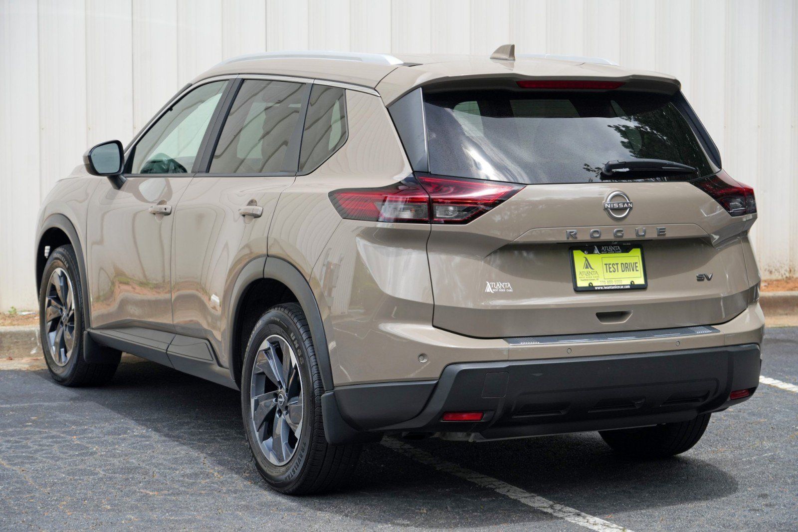 Used 2024 Nissan Rogue SV w/ SV Premium Package FWD image 46
