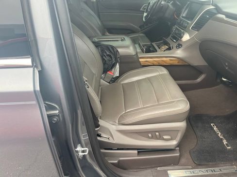 Used 2020 GMC Yukon XL Denali w/ Denali Premium Package RWD image 7