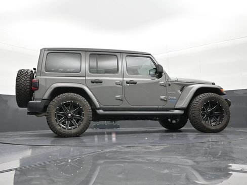 Used 2022 Jeep Wrangler Unlimited Sahara AWD/4WD image 25