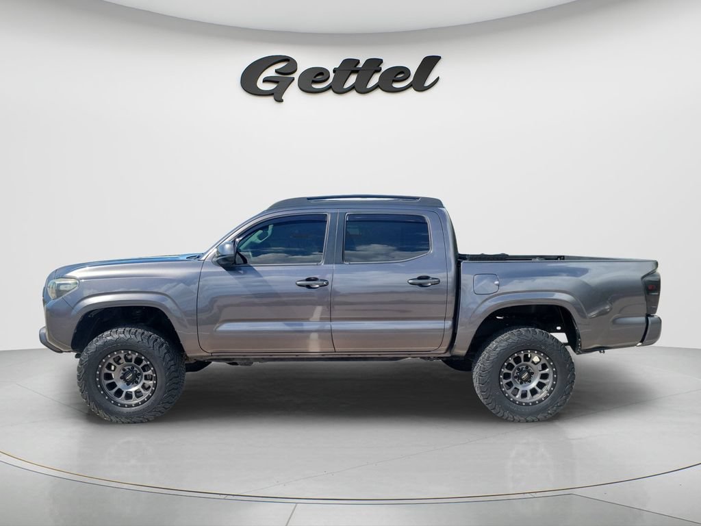 Used 2017 Toyota Tacoma SR w/ Tow Package AWD/4WD image 8