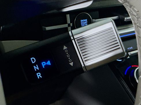 Used 2024 Hyundai Santa Fe Limited image 19